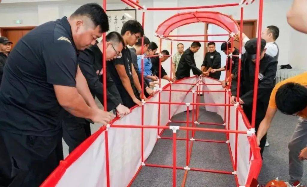 全國(guó)首創(chuàng)！《鐵軍風(fēng)云》數(shù)字紅色劇本落地大興，開啟紅色教育新體驗(yàn)